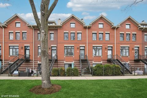 1806 W Argyle Street F Chicago IL 60640