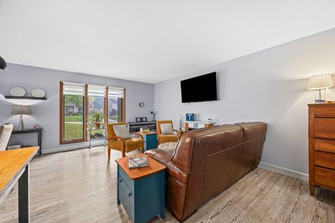 Tiny photo for 4940 Cornell Avenue, Downers Grove, IL 60515 (MLS # 12529413)