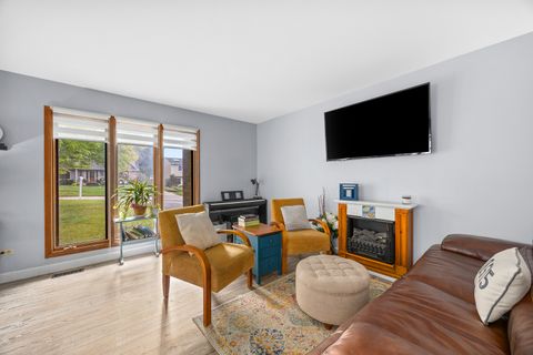 Tiny photo for 4940 Cornell Avenue, Downers Grove, IL 60515 (MLS # 12529413)