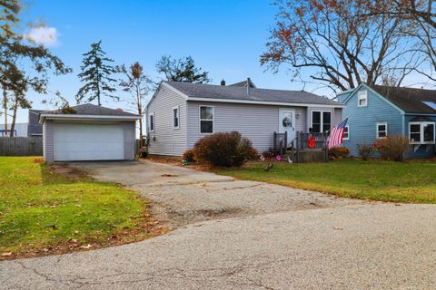 Photo of 3013 Emily Lane, McHenry, IL 60051 (MLS # 12578780)