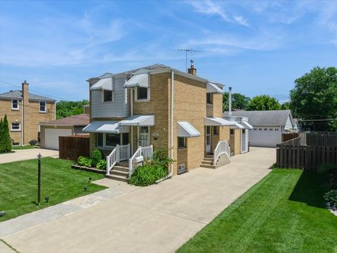 Tiny photo for 1483 Orchard Street, Des Plaines, IL 60018 (MLS # 12675238)