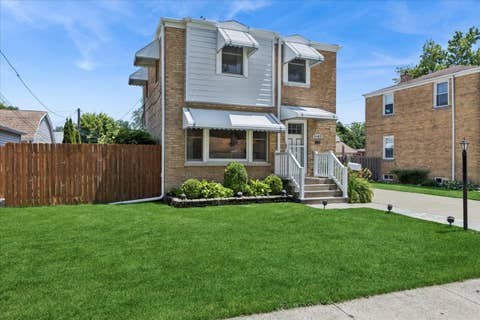 Tiny photo for 1483 Orchard Street, Des Plaines, IL 60018 (MLS # 12675238)