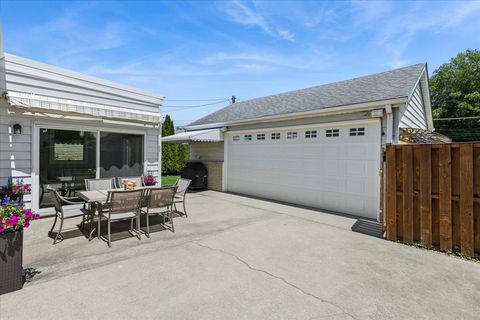 Tiny photo for 1483 Orchard Street, Des Plaines, IL 60018 (MLS # 12675238)