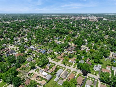 Tiny photo for 1483 Orchard Street, Des Plaines, IL 60018 (MLS # 12675238)