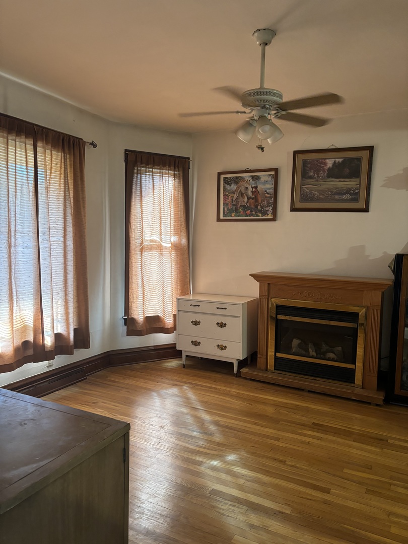 2324 N Kostner Avenue