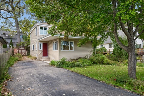 Photo of 907 Jackson Avenue, Wauconda, IL 60084 (MLS # 12783739)