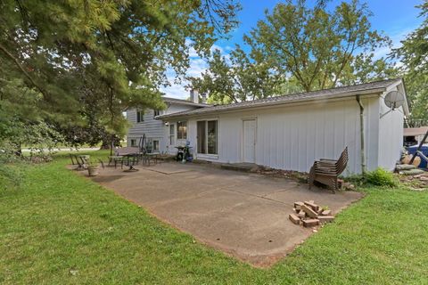 Tiny photo for 18758 W Highfield Drive, Gurnee, IL 60031 (MLS # 12456408)
