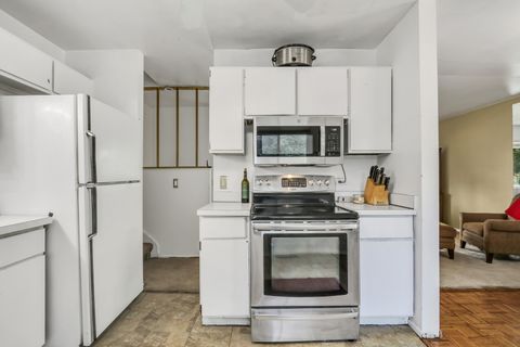 Tiny photo for 18758 W Highfield Drive, Gurnee, IL 60031 (MLS # 12456408)