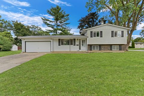 Photo of 18758 W Highfield Drive, Gurnee, IL 60031 (MLS # 12456408)
