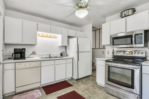 Tiny photo for 18758 W Highfield Drive, Gurnee, IL 60031 (MLS # 12456408)