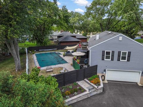 Tiny photo for 27W375 Oakwood Street, Winfield, IL 60190 (MLS # 12486132)