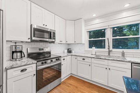 Tiny photo for 27W375 Oakwood Street, Winfield, IL 60190 (MLS # 12486132)