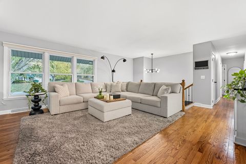 Tiny photo for 27W375 Oakwood Street, Winfield, IL 60190 (MLS # 12486132)