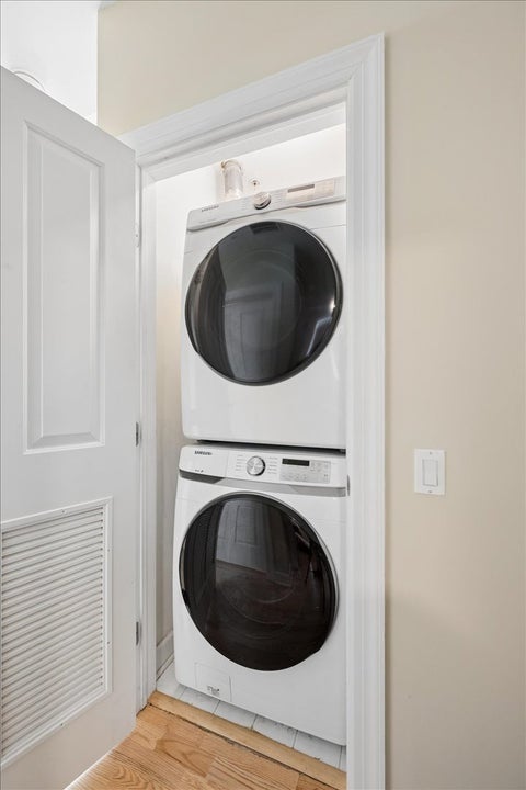 Tiny photo for 819 Foster Street #1S, Evanston, IL 60201 (MLS # 12686433)