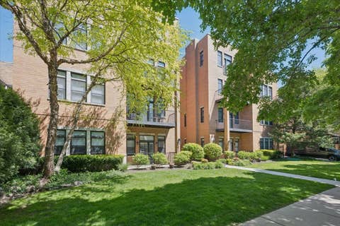 Tiny photo for 819 Foster Street #1S, Evanston, IL 60201 (MLS # 12686433)