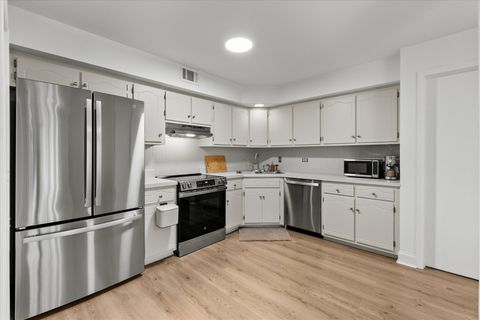 Tiny photo for 9051 S Roberts Road #310, Hickory Hills, IL 60457 (MLS # 12526402)