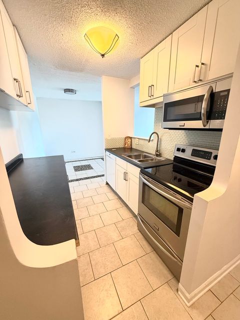 Tiny photo for 1043 S YORK Road #209, Bensenville, IL 60106 (MLS # 12447814)