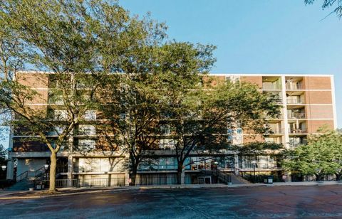 Photo of 1043 S YORK Road #209, Bensenville, IL 60106 (MLS # 12447814)