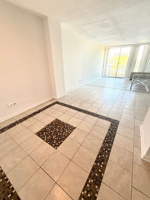 Tiny photo for 1043 S YORK Road #209, Bensenville, IL 60106 (MLS # 12447814)