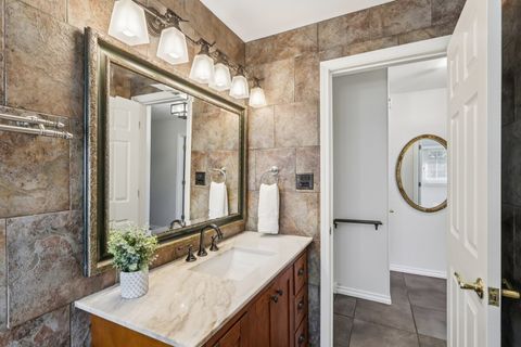 Tiny photo for 28 E 55th Street, Hinsdale, IL 60521 (MLS # 12492806)