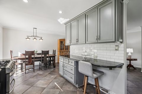Tiny photo for 28 E 55th Street, Hinsdale, IL 60521 (MLS # 12492806)