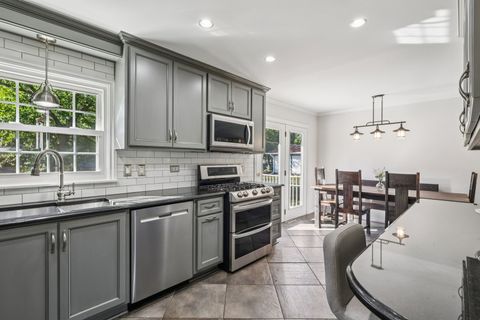 Tiny photo for 28 E 55th Street, Hinsdale, IL 60521 (MLS # 12492806)