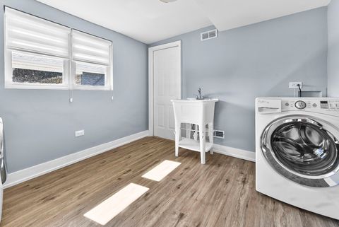 Tiny photo for 7303 W 75th Street, Bridgeview, IL 60455 (MLS # 12586235)