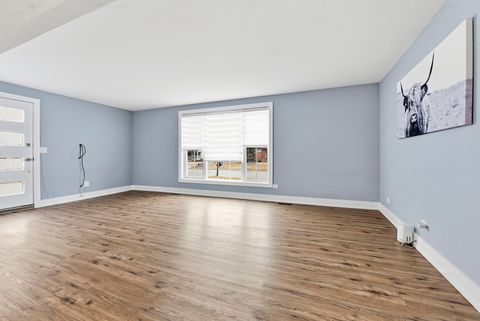 Tiny photo for 7303 W 75th Street, Bridgeview, IL 60455 (MLS # 12586235)