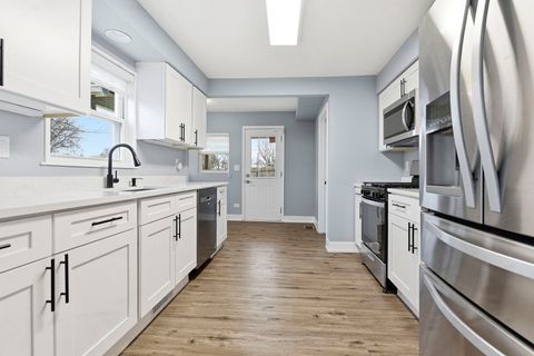 Tiny photo for 7303 W 75th Street, Bridgeview, IL 60455 (MLS # 12586235)