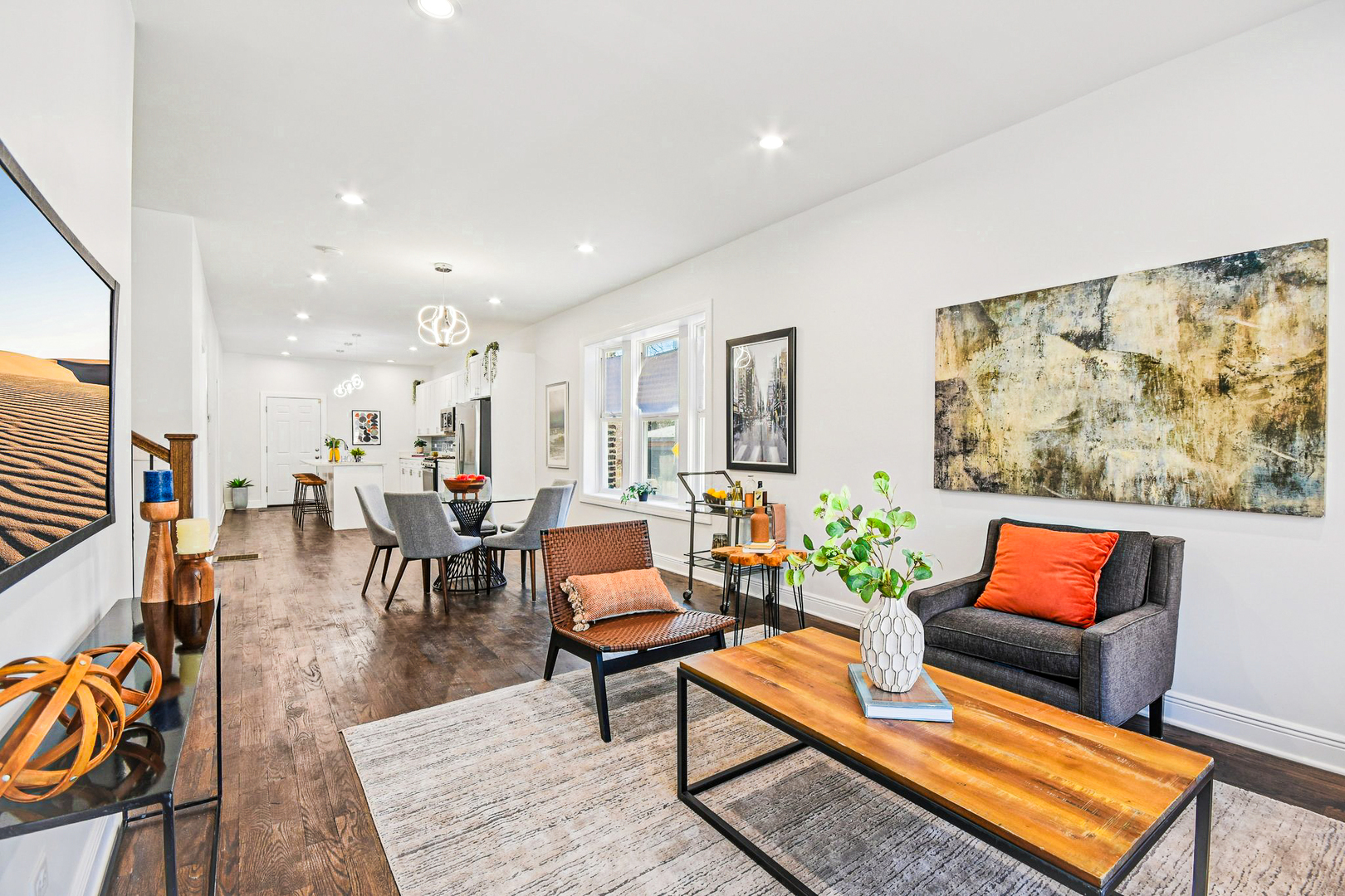 4447 W van buren Street