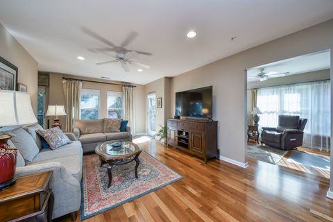 Tiny photo for 255 E Liberty Drive #302, Wheaton, IL 60187 (MLS # 12491033)