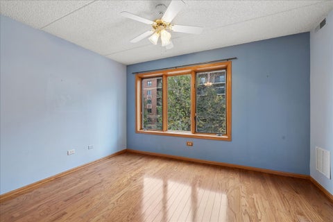 Tiny photo for 10 S Wille Street #301, Mount Prospect, IL 60056 (MLS # 12790285)