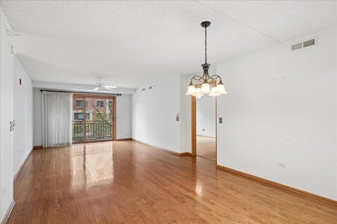 Tiny photo for 10 S Wille Street #301, Mount Prospect, IL 60056 (MLS # 12790285)