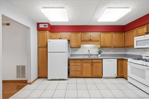 Tiny photo for 10 S Wille Street #301, Mount Prospect, IL 60056 (MLS # 12790285)