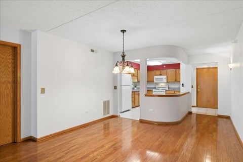 Tiny photo for 10 S Wille Street #301, Mount Prospect, IL 60056 (MLS # 12790285)