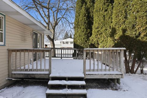 Tiny photo for 920 Gerald Avenue, South Elgin, IL 60177 (MLS # 12551305)