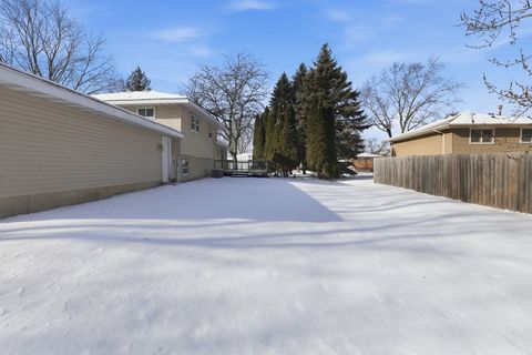 Tiny photo for 920 Gerald Avenue, South Elgin, IL 60177 (MLS # 12551305)