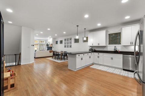 Tiny photo for 3531 N Reta Avenue #1, Chicago, IL 60657 (MLS # 12510590)