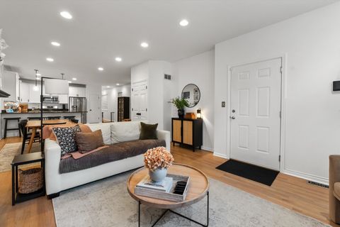 Tiny photo for 3531 N Reta Avenue #1, Chicago, IL 60657 (MLS # 12510590)