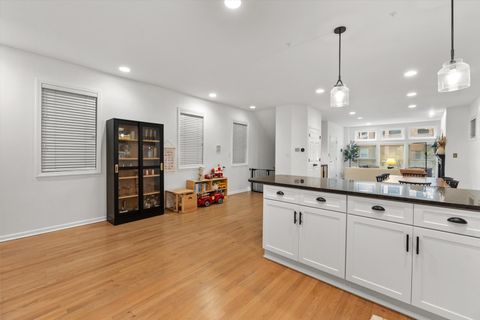 Tiny photo for 3531 N Reta Avenue #1, Chicago, IL 60657 (MLS # 12510590)