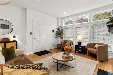 Tiny photo for 3531 N Reta Avenue #1, Chicago, IL 60657 (MLS # 12510590)