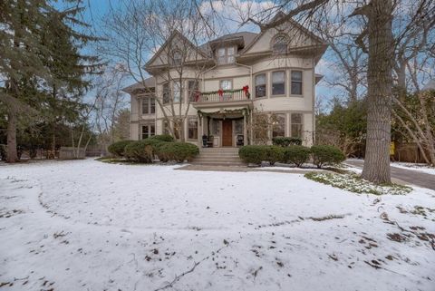 Tiny photo for 1499 Sheridan Road, Highland Park, IL 60035 (MLS # 12553390)