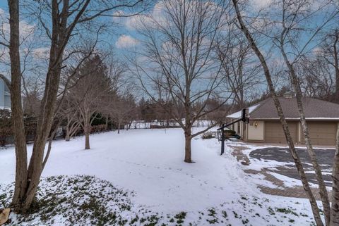 Tiny photo for 1499 Sheridan Road, Highland Park, IL 60035 (MLS # 12553390)