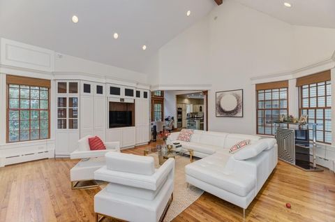 Tiny photo for 1499 Sheridan Road, Highland Park, IL 60035 (MLS # 12553390)