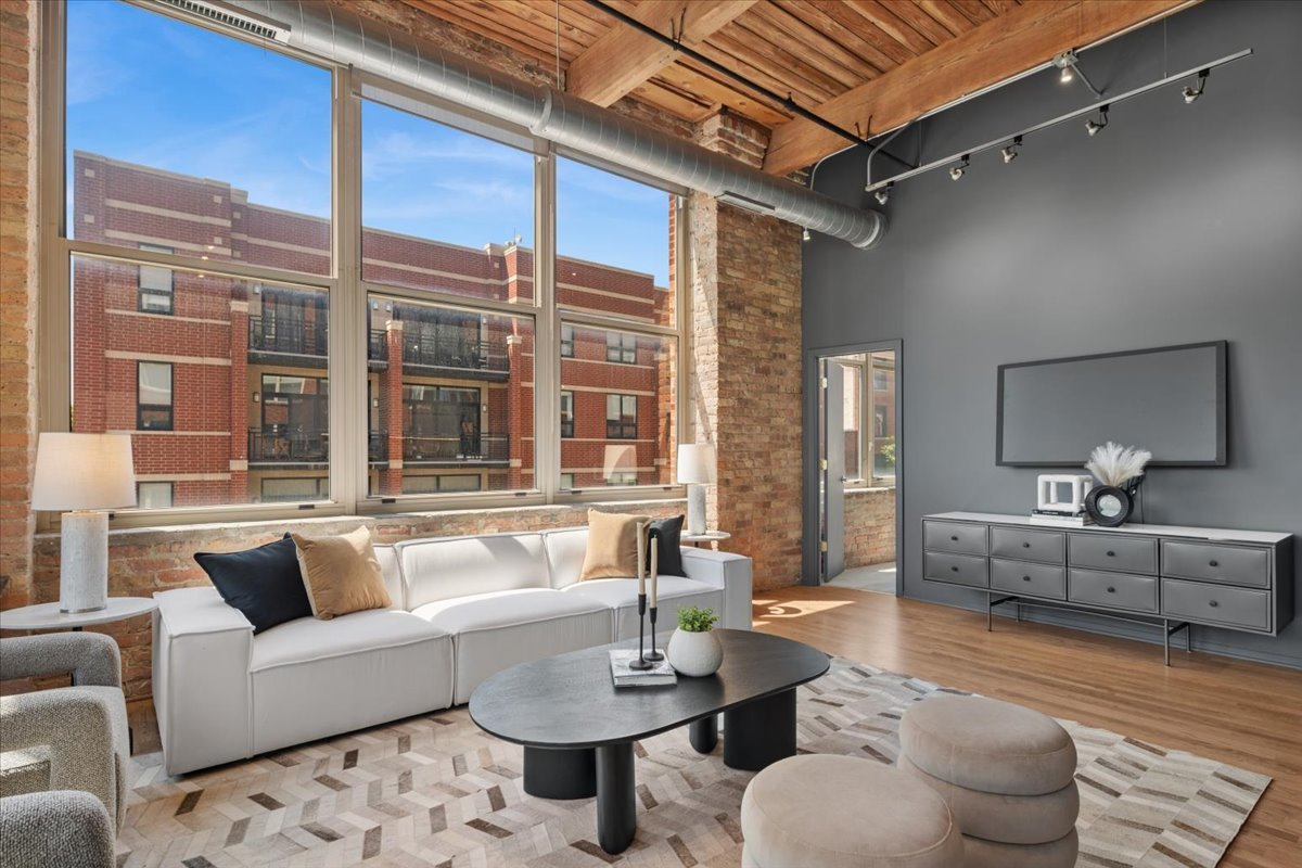 1500 W Monroe Street 325