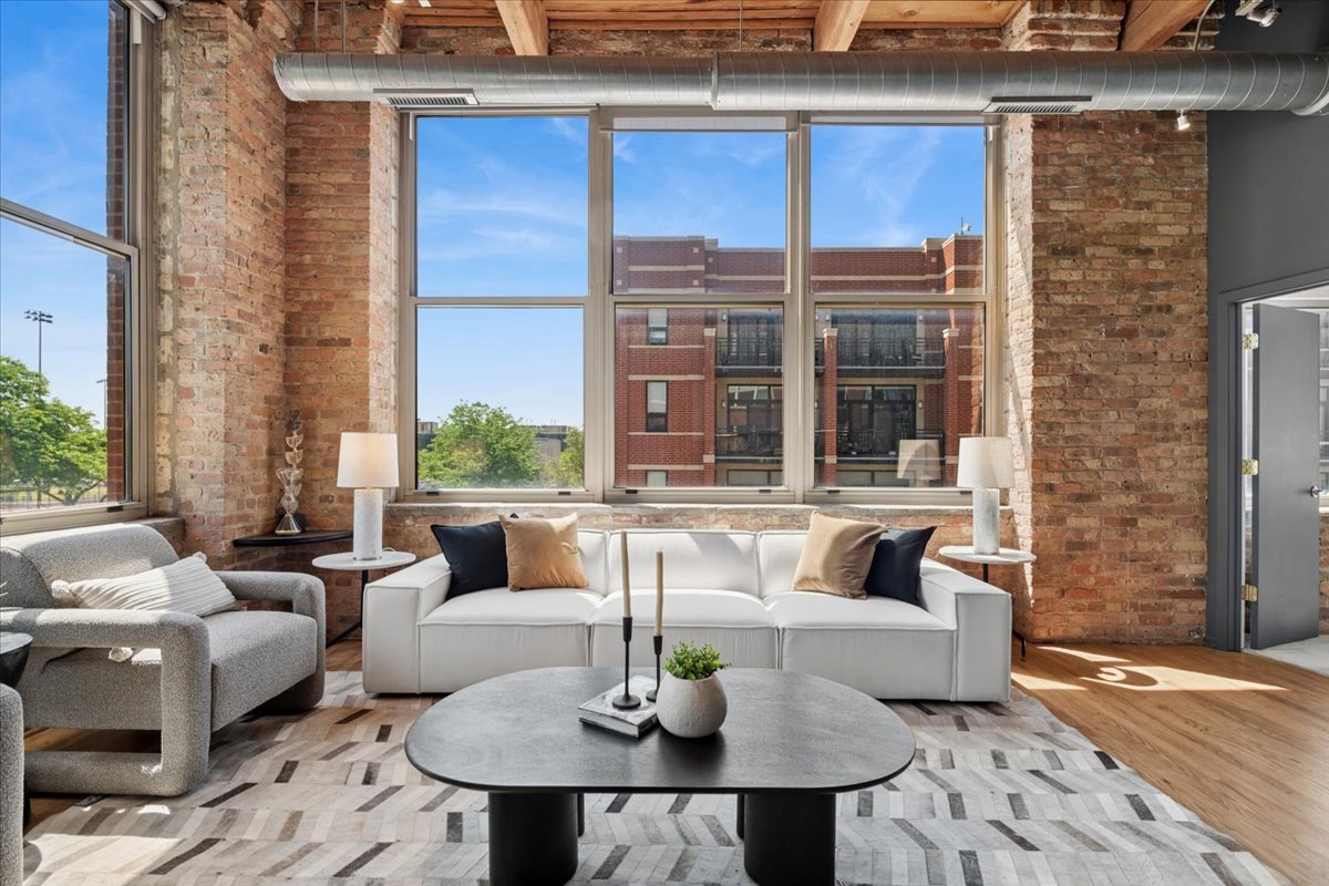 1500 W Monroe Street 325