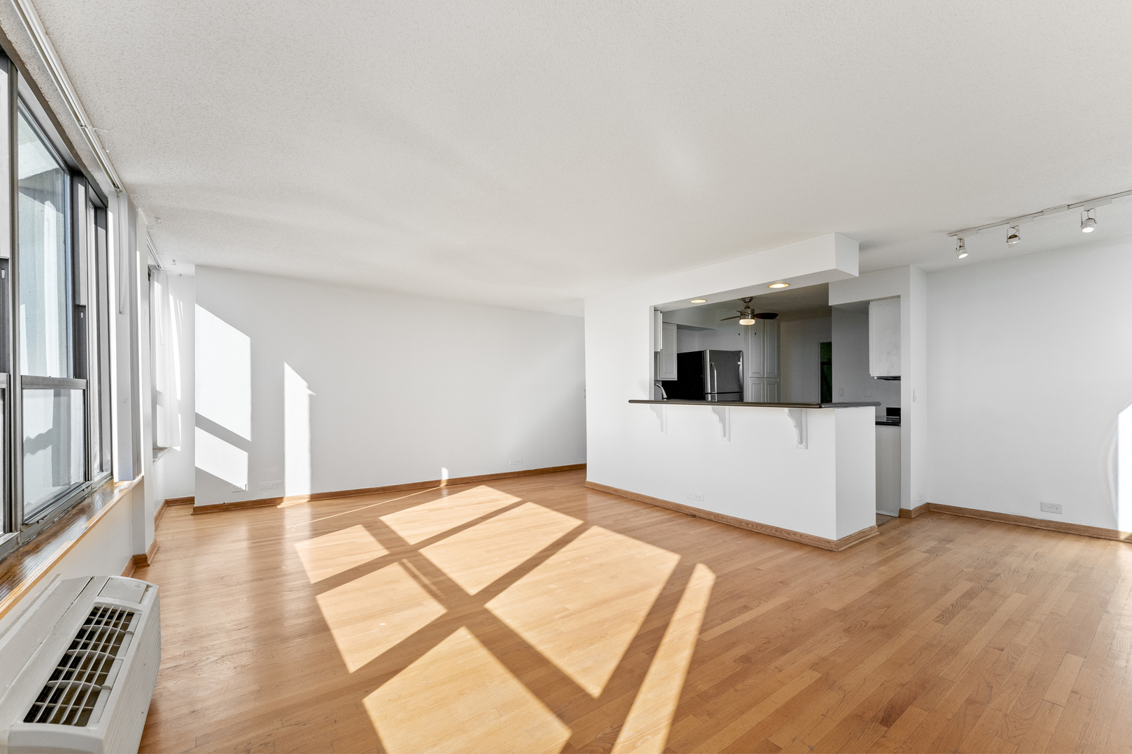 5100 N marine Drive 21A