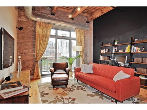 Tiny photo for 770 W Gladys Avenue #304, Chicago, IL 60661 (MLS # 12606568)