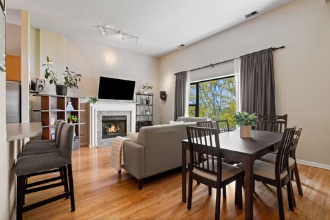 Tiny photo for 2705 N Campbell Avenue #3S, Chicago, IL 60647 (MLS # 12639525)