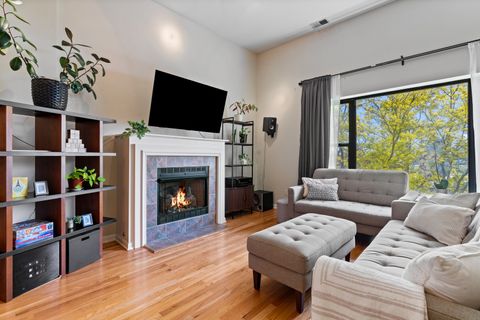 Tiny photo for 2705 N Campbell Avenue #3S, Chicago, IL 60647 (MLS # 12639525)